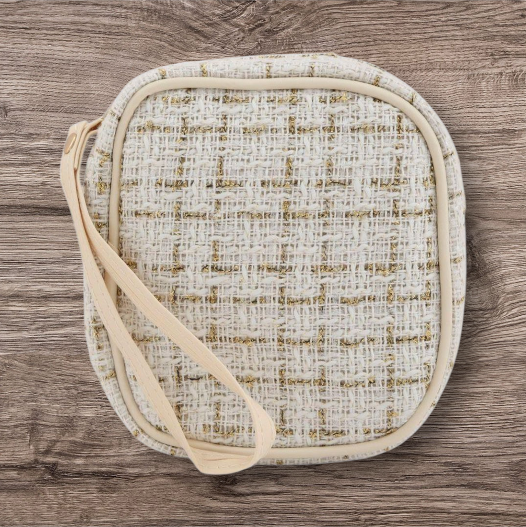 Amira Pouch