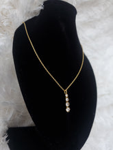 Load image into Gallery viewer, Elegant Necklace
