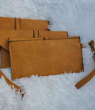 Load image into Gallery viewer, Yellow tone Wristlet

